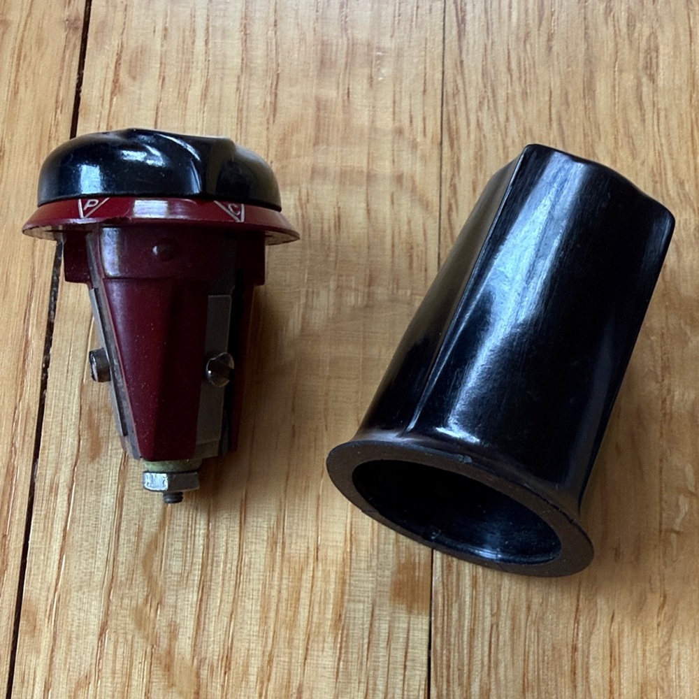 Bakelite Triple “E” Pointer Vintage Black & Maroon 4-way Pencil Sharpener - Picture 9 of 11